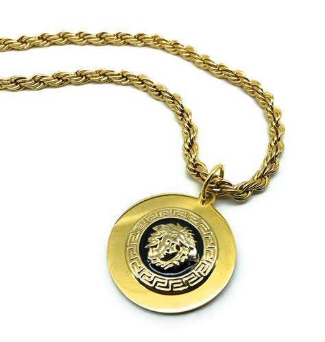 collana versace uomo ebay|Collana da uomo vintage classica emblema Versace .